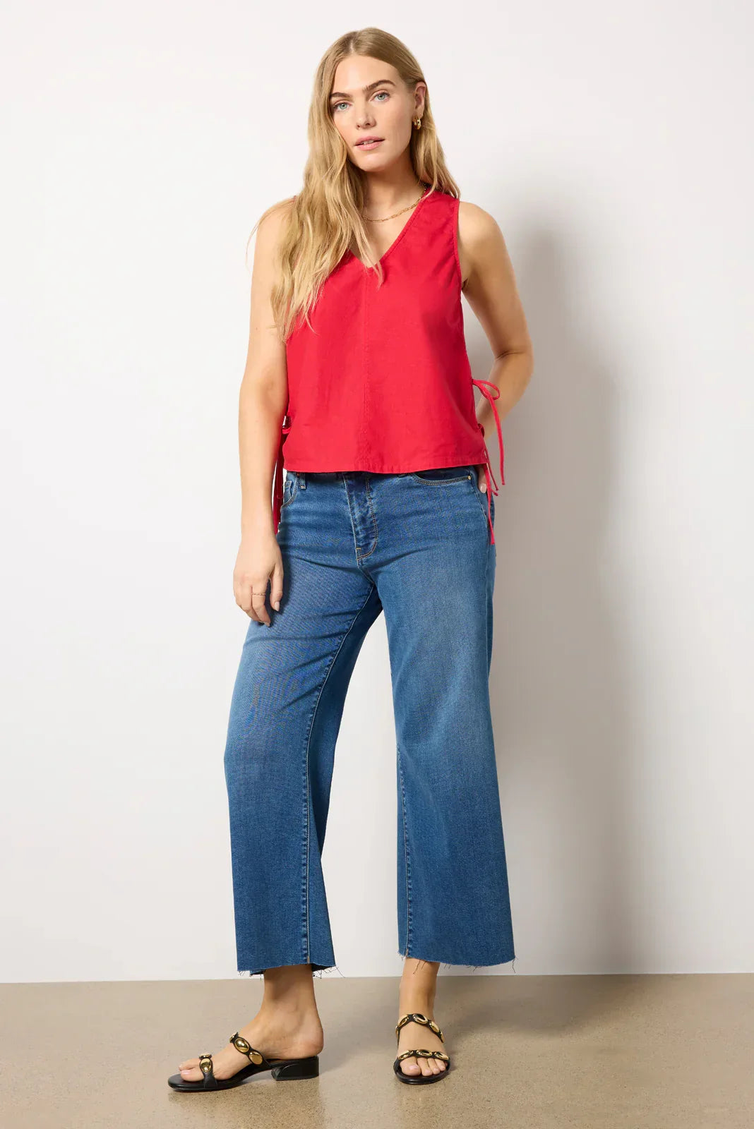 Gio Little Linen V Neck