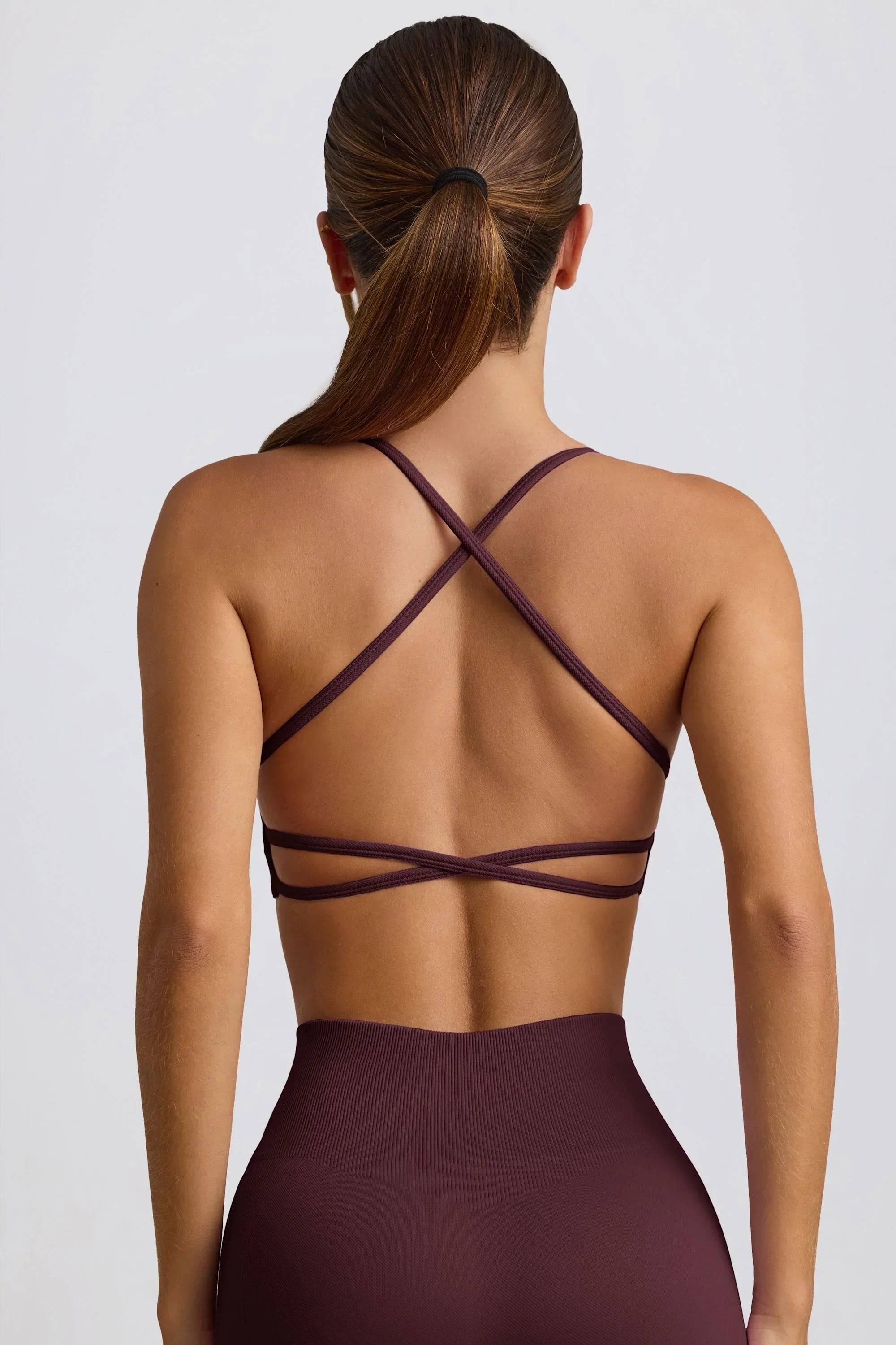 Super Sculpt Seamless Backless Sports Bra in Burgundy